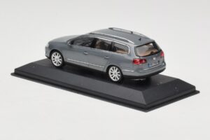 Volkswagen Passat B6 Variant Grey Metallic Minichamps 1:43 PASSAT005 Metāls — attēls 3 no 4