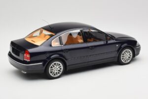Volkswagen Passat W8 B5.5 Indigo Blue DNA 1:18 DNA000029 Metāls — attēls 2 no 6