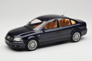 Volkswagen Passat W8 B5.5 Indigo Blue DNA 1:18 DNA000029 Metāls