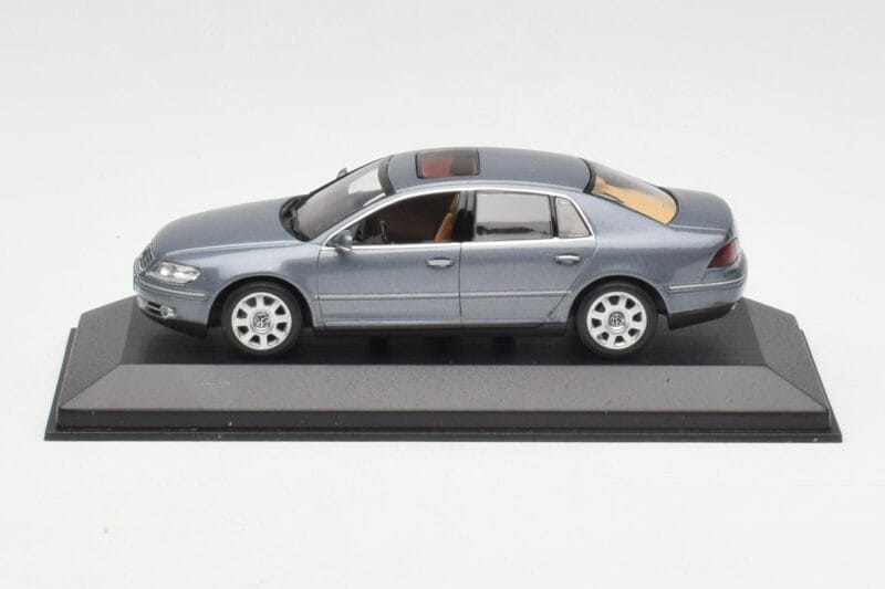 Volkswagen Phaeton 3D Pelēks Minichamps 1:43 3D0099300GPR7Q Metāls