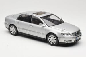 Volkswagen Phaeton D1 Silver Metallic AUTOart 1:18 79742 Metāls — attēls 6 no 8