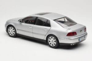 Volkswagen Phaeton D1 Silver Metallic AUTOart 1:18 79742 Metāls — attēls 7 no 8