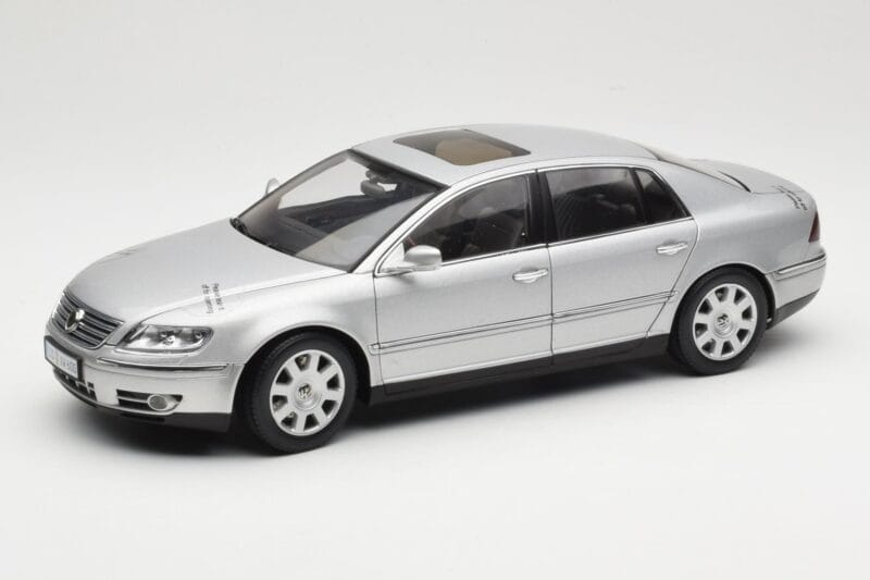 Volkswagen Phaeton D1 Silver Metallic AUTOart 1:18 79742 Metāls