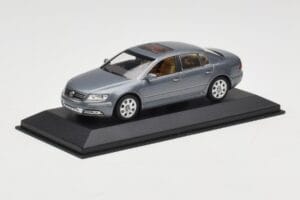 Volkswagen Phaeton Light Blue Metallic Minichamps 1:43 VW002 Metāls — attēls 2 no 4