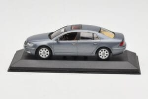 Volkswagen Phaeton Light Blue Metallic Minichamps 1:43 VW002 Metāls