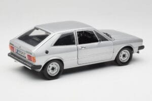 Volkswagen Scirocco GT Mk1 Silver Metallic Revell 1:18 08833 Metāls — attēls 3 no 8
