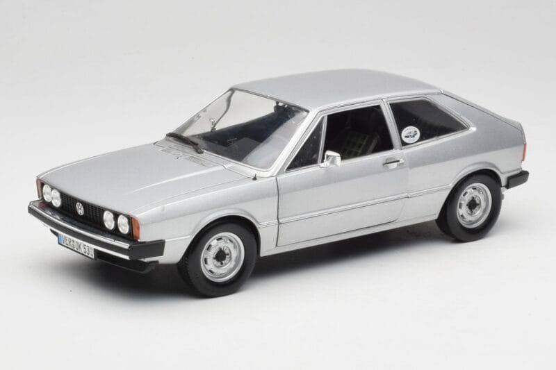 Volkswagen Scirocco GT Mk1 Silver Metallic Revell 1:18 08833 Metāls