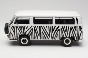 Volkswagen T2a Bus Safari Schuco 1:18 191 Metāls — attēls 4 no 8