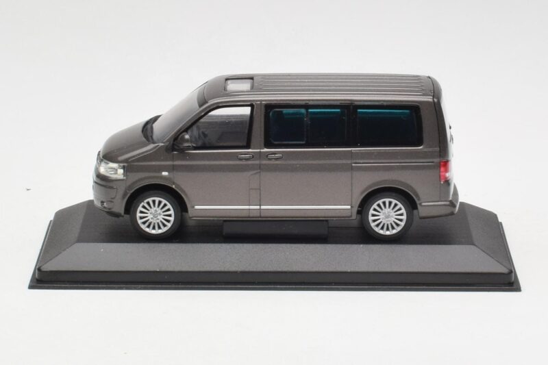 Volkswagen T5 Bus Bronze Metallic Minichamps 1:43 4039378412203 Metāls