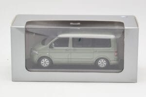 Volkswagen T5 Bus Fresco Green Minichamps 1:43 T5001-B Metāls — attēls 4 no 4