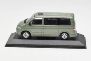 Volkswagen T5 Bus Fresco Green Minichamps 1:43 T5001-B Metāls