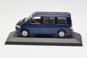 Volkswagen T5 Bus Shadow Blue Minichamps 1:43 842902102 Metāls