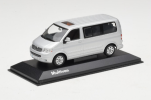 Volkswagen T5 Bus Sudrabs Minichamps 1:43 T5003 Metāls — attēls 2 no 4