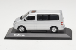 Volkswagen T5 Bus Sudrabs Minichamps 1:43 T5003 Metāls