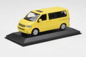 Volkswagen T5 Bus Dzeltens Minichamps 1:43 842902111 Metāls — attēls 2 no 4