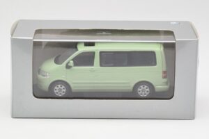 Volkswagen T5 Multivan California Laima Zaļš Dealer Minichamps 1:43 400052201-D1 Metāls — attēls 4 no 4