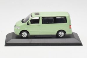 Volkswagen T5 Multivan California Laima Zaļš Dealer Minichamps 1:43 400052201-D1 Metāls