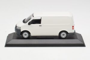 Volkswagen T5 Transporter Balts Minichamps 1:43 T5002-B Metāls