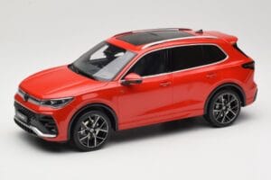 Volkswagen Tiguan eTSI R-Line Persimmon Red Metallic Otto 1:18 OT489 Sveķi
