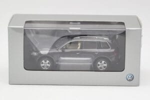 Volkswagen Touareg Pelēks Minichamps 1:43 TOUAREG001 Metāls — attēls 4 no 4