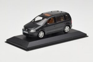 Volkswagen Touran 1T Tumšzaļš Minichamps 1:43 400052101 Metāls — attēls 2 no 4