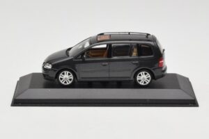 Volkswagen Touran 1T Tumšzaļš Minichamps 1:43 400052101 Metāls