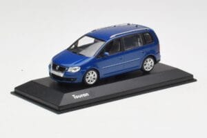 Volkswagen Touran Zils Minichamps 1:43 TOURAN002 Metāls — attēls 2 no 4