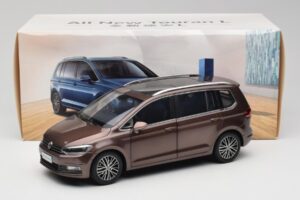Volkswagen Touran 5T Brūns Paudi Model 1:18 ZVE000003BRA Metāls — attēls 8 no 8