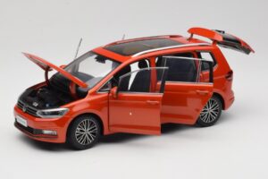 Volkswagen Touran 5T Oranžs Paudi Model 1:18 ZVE000003ORA Metāls — attēls 2 no 8