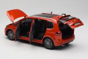 Volkswagen Touran 5T Oranžs Paudi Model 1:18 ZVE000003ORA Metāls — attēls 5 no 8