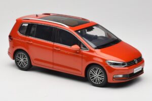 Volkswagen Touran 5T Oranžs Paudi Model 1:18 ZVE000003ORA Metāls — attēls 6 no 8