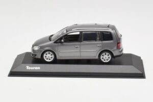 Volkswagen Touran Sport Platinum Grey Minichamps 1:43 TOURAN003 Metāls