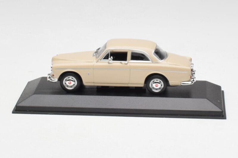 Volvo 121 Amazon Bēšs Minichamps 1:43 940171002 Metāls