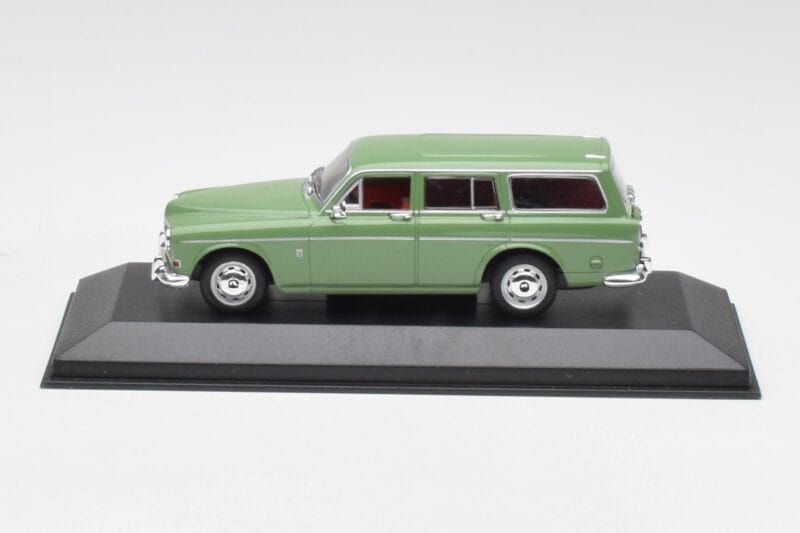 Volvo 121 Amazon Universāls Zaļš Minichamps 1:43 430171012 Metāls