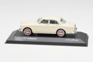 Volvo 121 Amazon Balts Minichamps 1:43 430171040 Metāls
