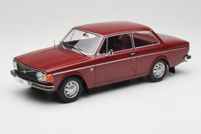 Volvo 142 Tumši Sarkans MCG 1:18 MCG18443 Metāls