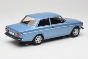 Volvo 142 Gaiši Zils MCG 1:18 MCG18444 Metāls — attēls 2 no 6