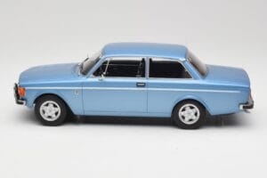 Volvo 142 Gaiši Zils MCG 1:18 MCG18444 Metāls — attēls 3 no 6