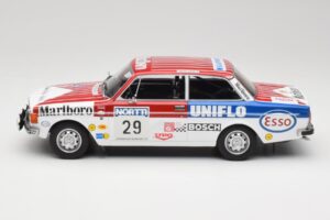 Volvo 142 #29 M. Alen / I. Kivimaki Rally 1000 Lakes 1973 MCG 1:18 MCG18528R Metāls — attēls 3 no 6