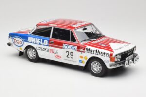 Volvo 142 #29 M. Alen / I. Kivimaki Rally 1000 Lakes 1973 MCG 1:18 MCG18528R Metāls — attēls 4 no 6