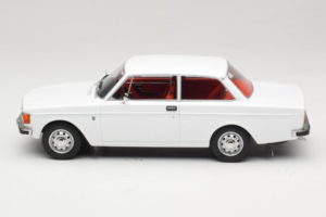 Volvo 142 Balts MCG 1:18 MCG18445 Metāls — attēls 3 no 6