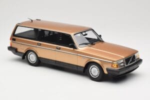 Volvo 240 GL Universāls Gold Metallic Minichamps 1:18 155171415 Metāls — attēls 4 no 6