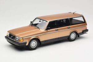 Volvo 240 GL Universāls Gold Metallic Minichamps 1:18 155171415 Metāls