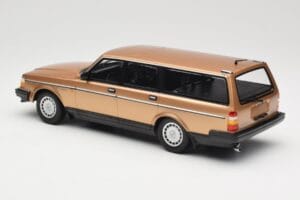 Volvo 240 GL Universāls Gold Metallic Minichamps 1:18 155171415 Metāls — attēls 5 no 6