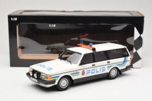 Volvo 240 GL Universāls Polis Sweden Minichamps 1:18 155171480 Metāls — attēls 6 no 6