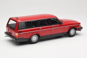 Volvo 240 GL Universāls Sarkans Minichamps 1:18 155171411 Metāls — attēls 2 no 6