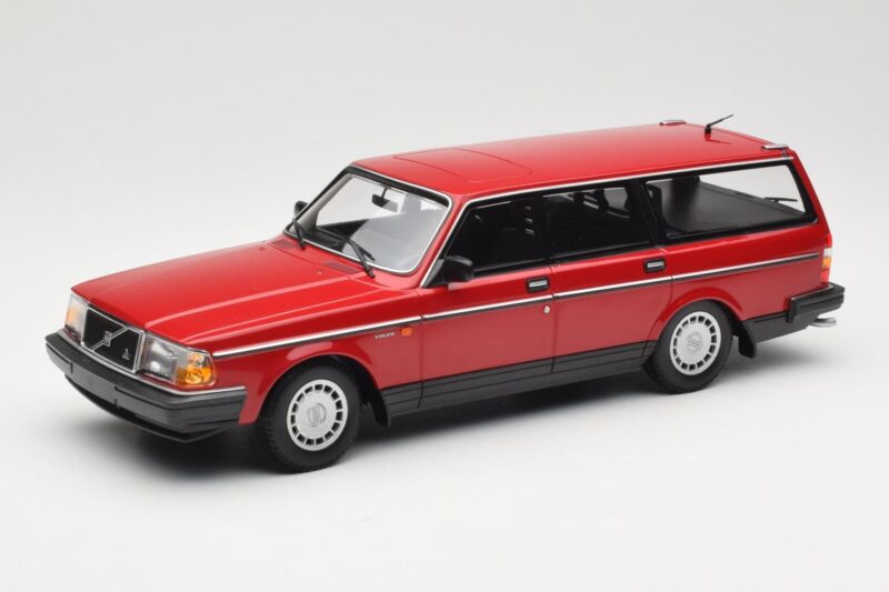 Volvo 240 GL Universāls Sarkans Minichamps 1:18 155171411 Metāls