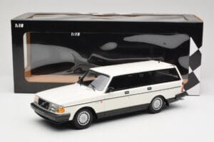 Volvo 240 GL Universāls Balts Minichamps 1:18 155171412 Metāls — attēls 6 no 6