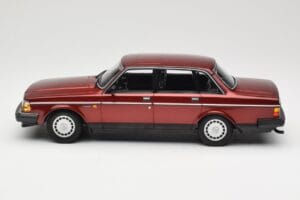 Volvo 240 GL Dark Red Metallic Minichamps 1:18 155171406 Metāls — attēls 3 no 6