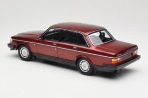 Volvo 240 GL Dark Red Metallic Minichamps 1:18 155171406 Metāls — attēls 5 no 6